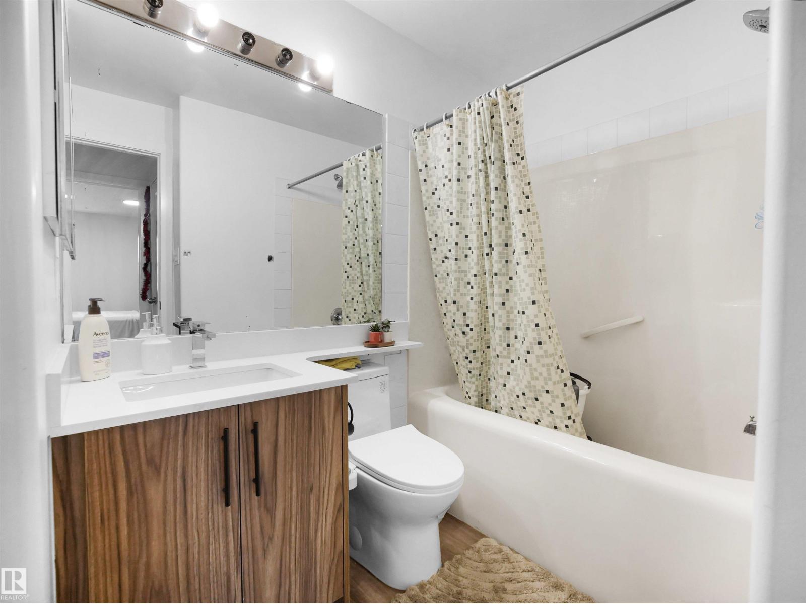 #106 2305 35A AV NW NW - 26