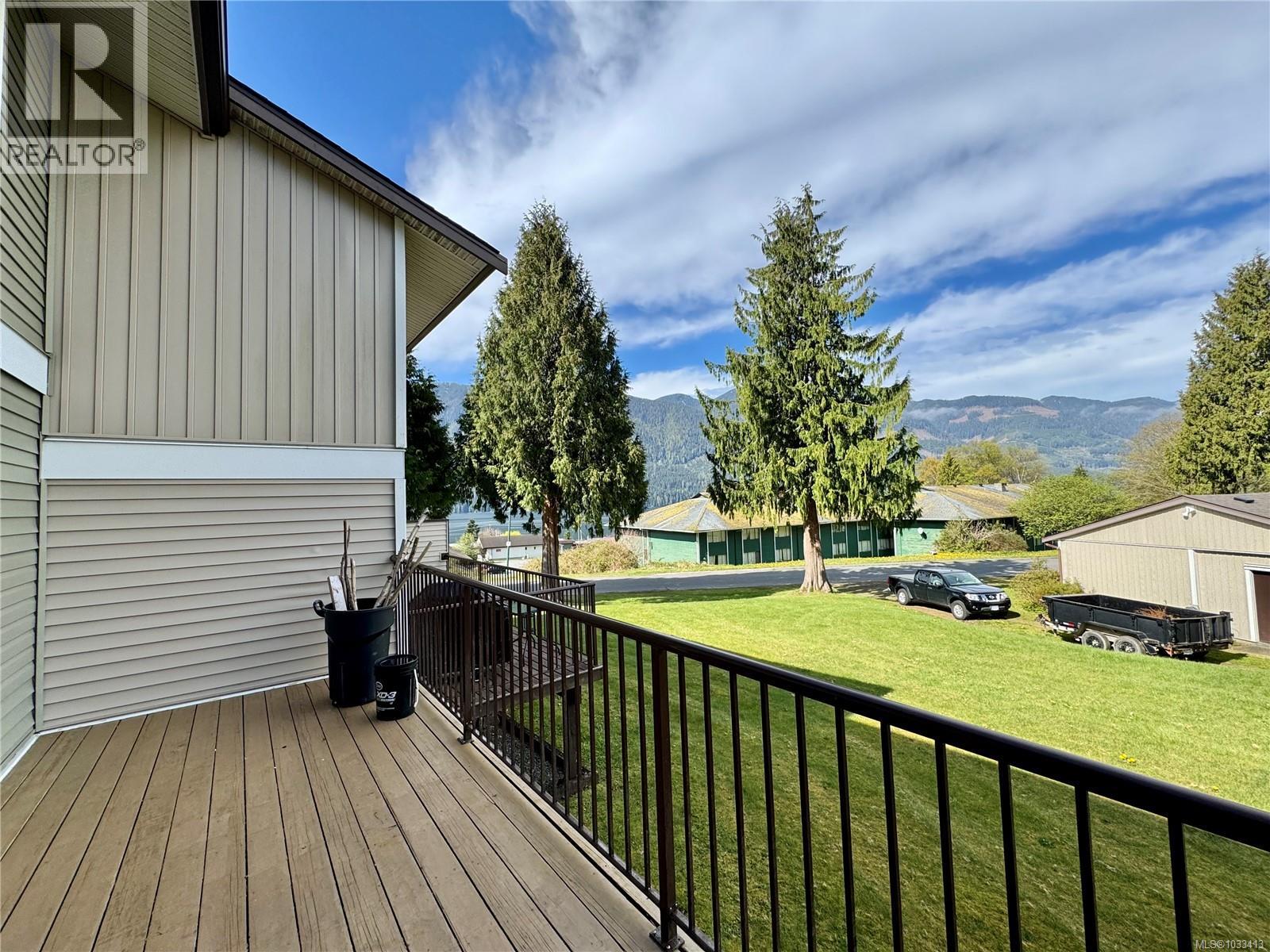 903 Maquinna Ave - 10