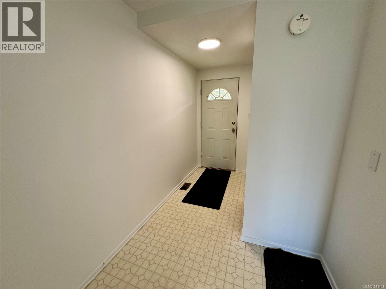 903 Maquinna Ave - 5