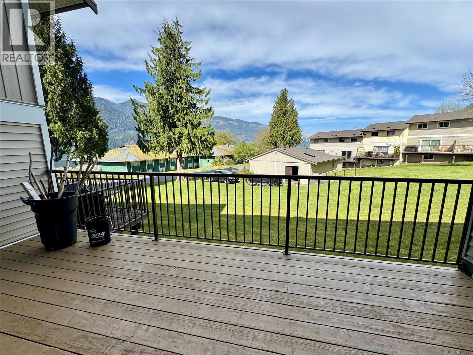 903 Maquinna Ave - 9