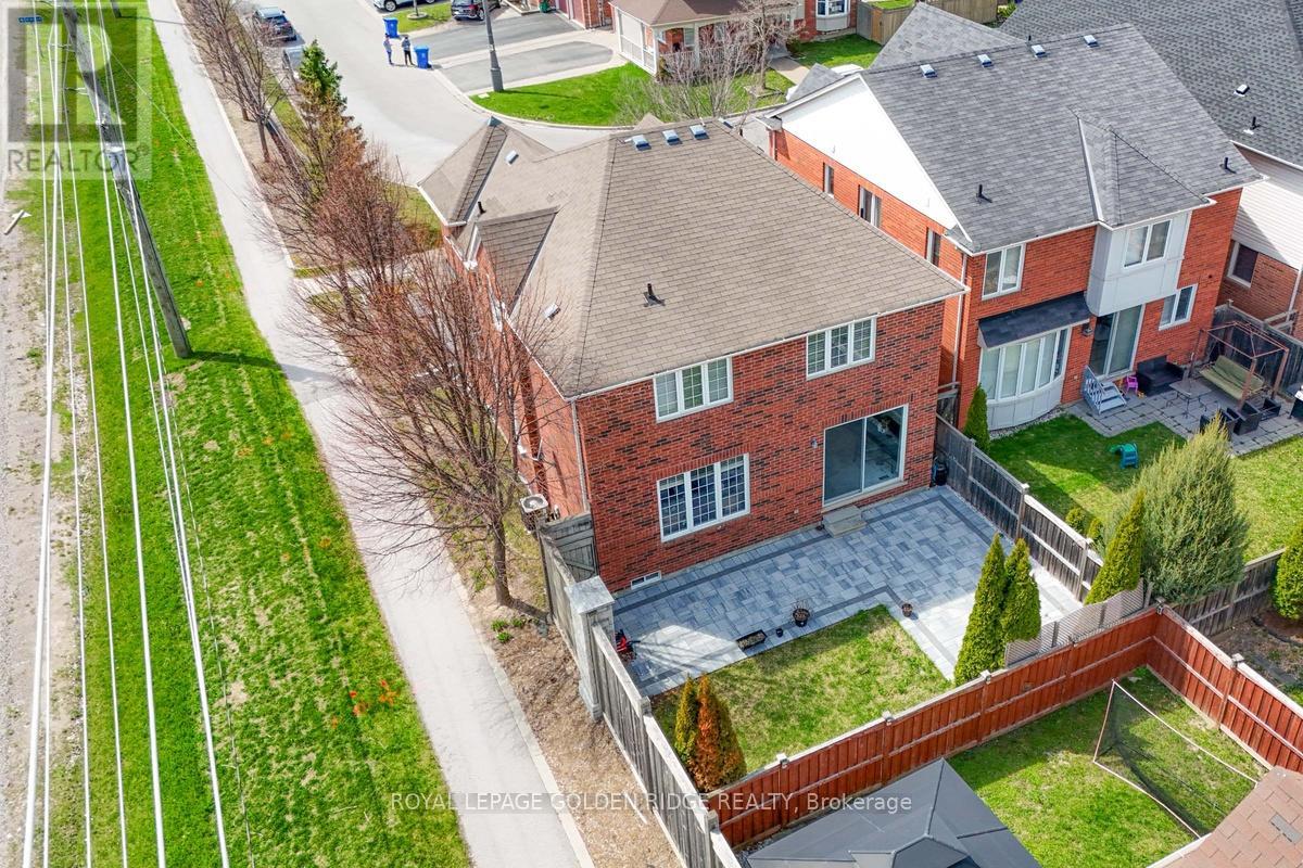 78 BULMER CRESCENT - 34