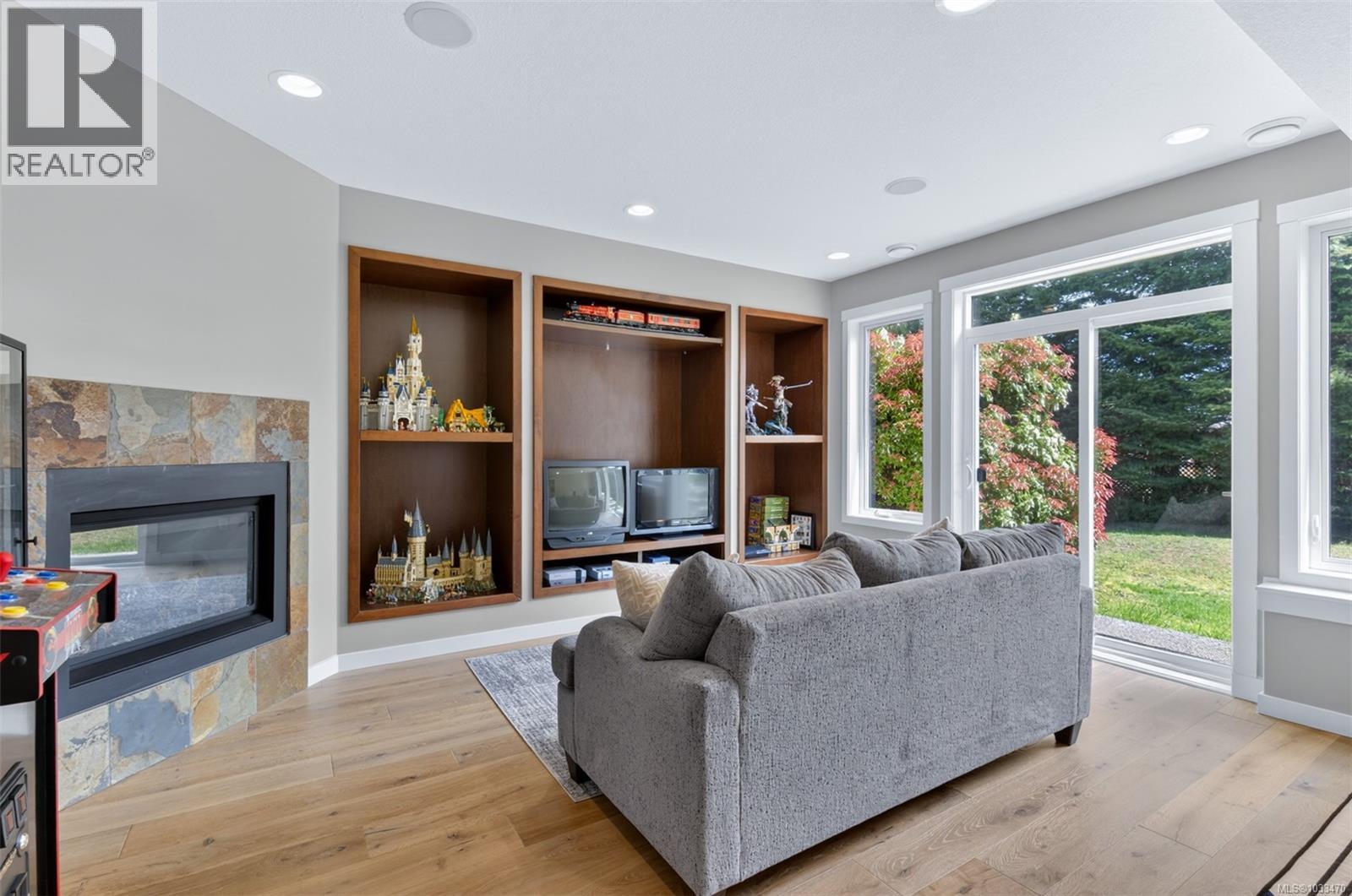 5676 Muggies Way - 36