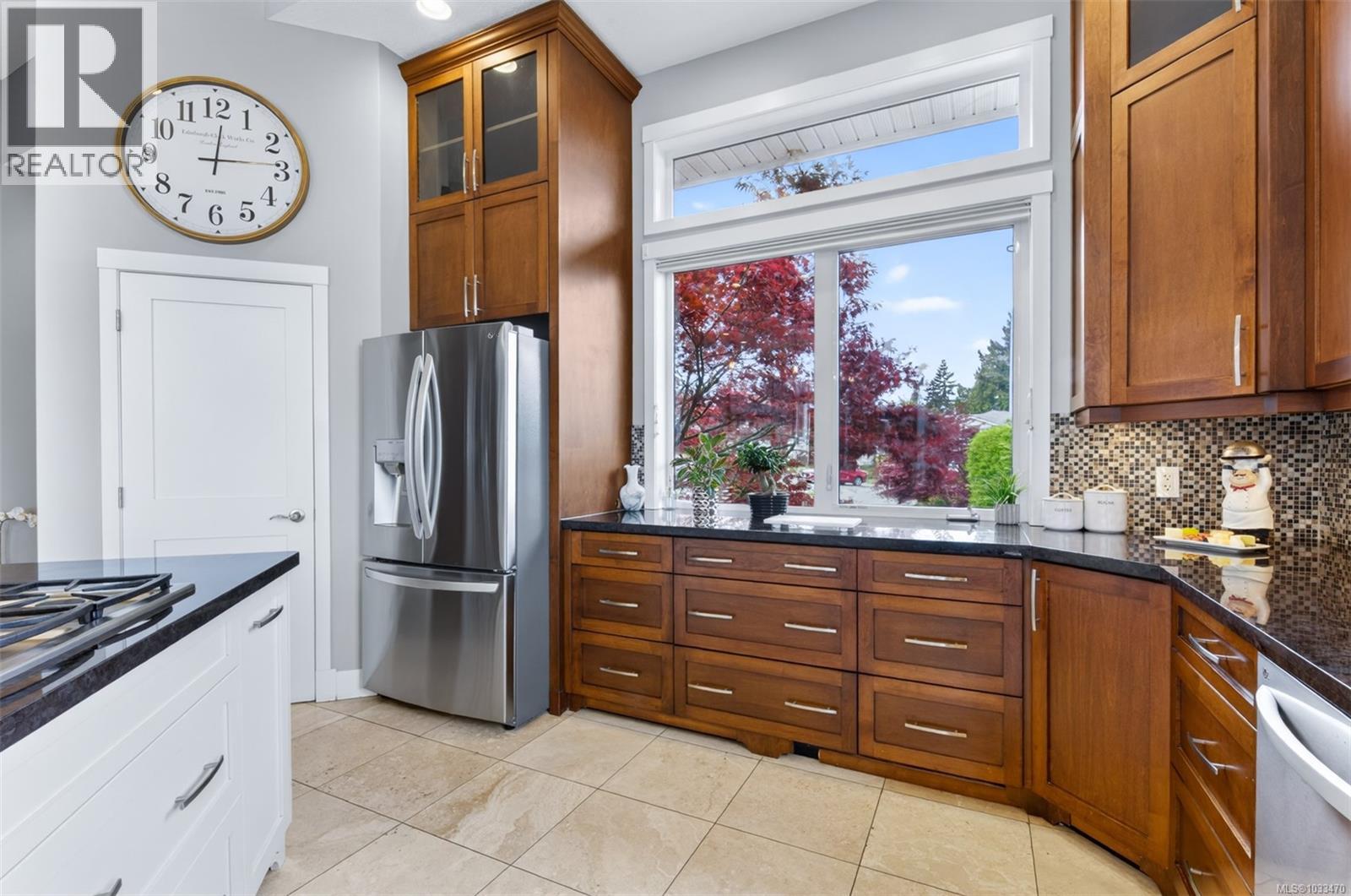 5676 Muggies Way - 7