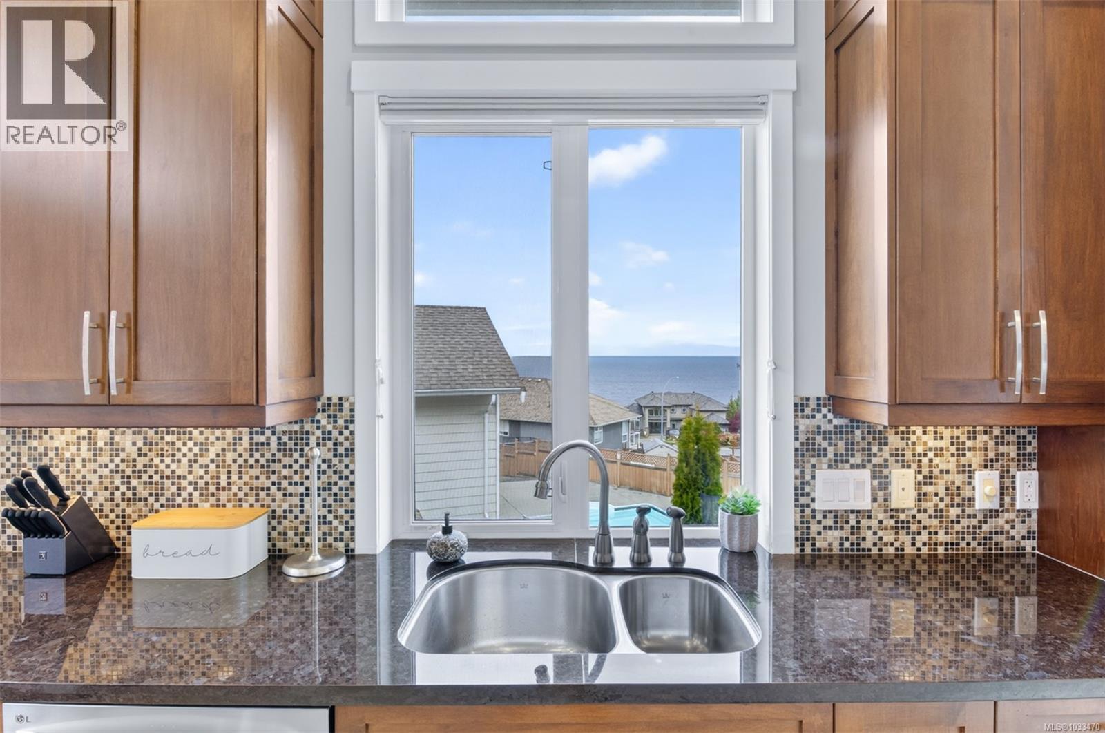 5676 Muggies Way - 8