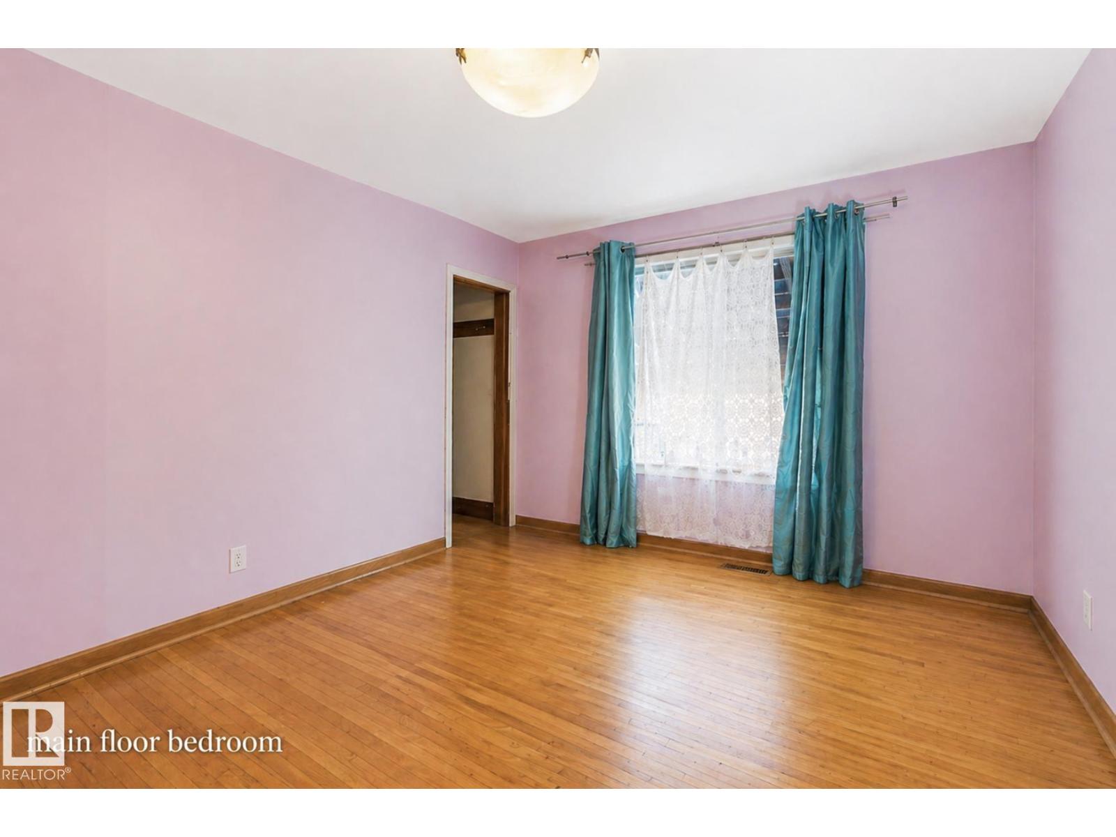 7703 77 Avenue NW - 14
