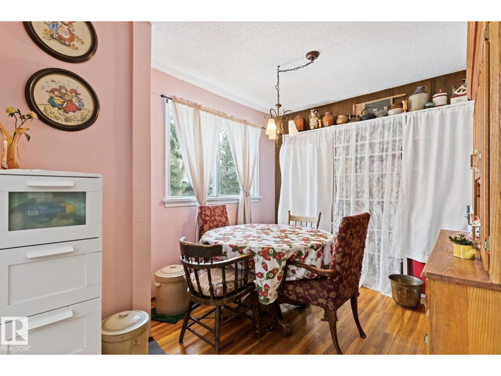 7703 77 Avenue NW - 8