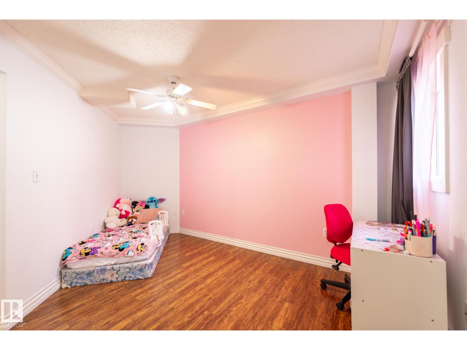 #142 10636 120 ST NW - 19