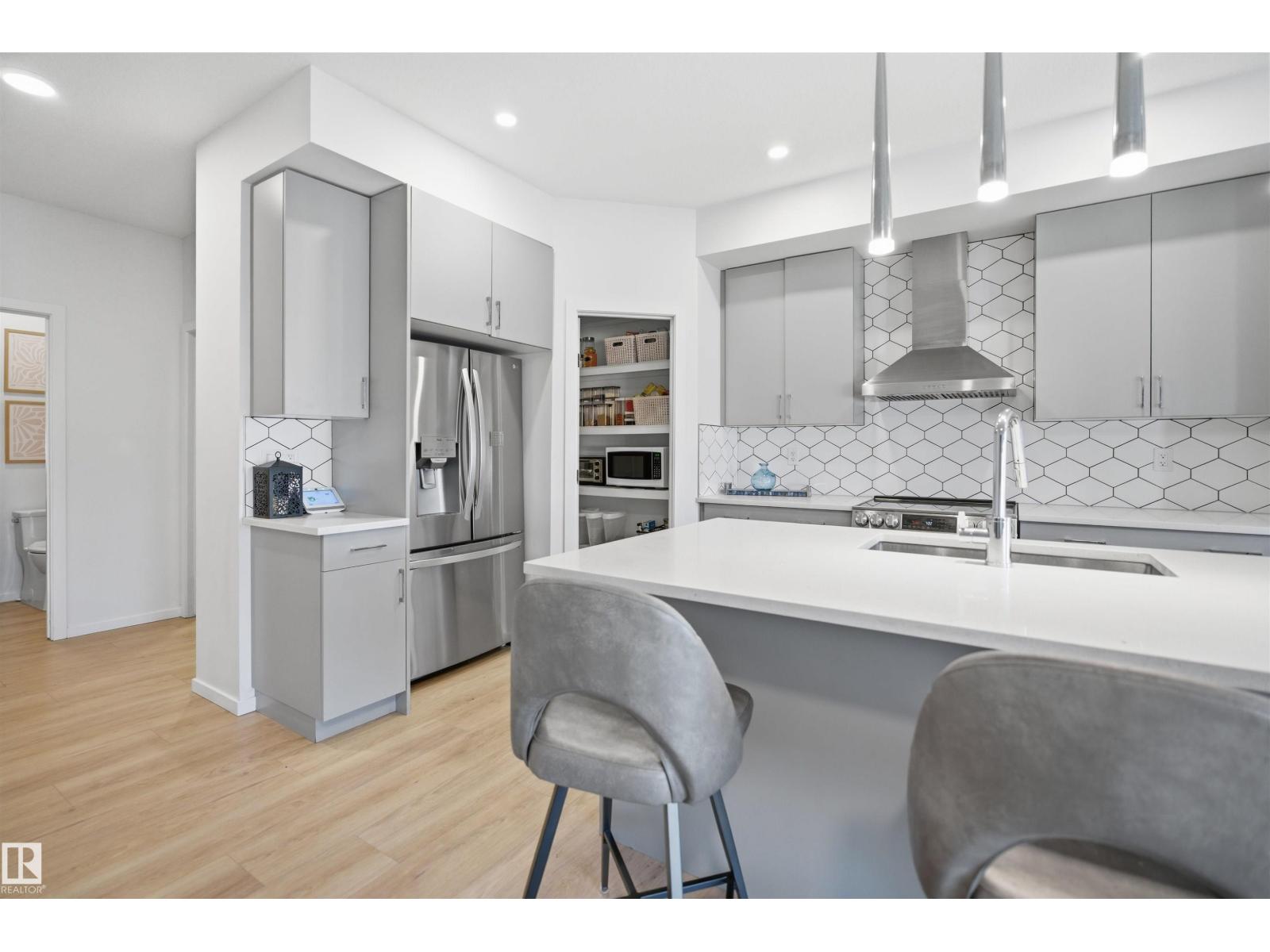 7782 174A AV NW, Edmonton