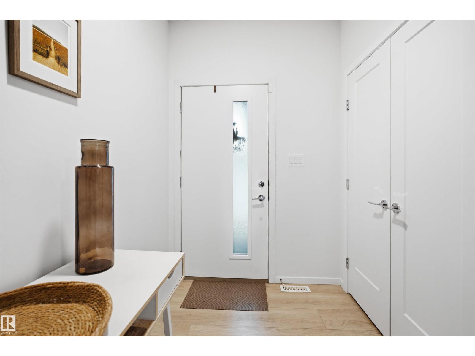 7782 174A AV NW, Edmonton