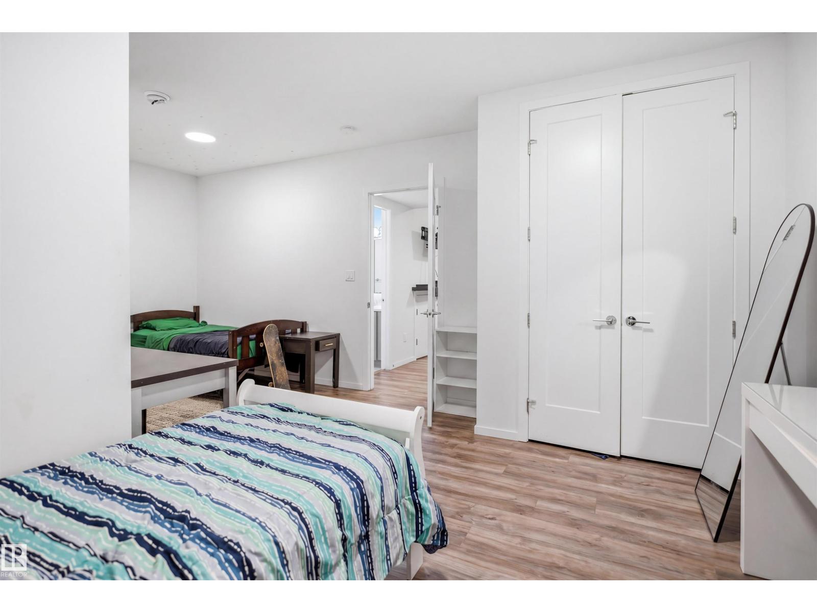 7782 174A AV NW, Edmonton