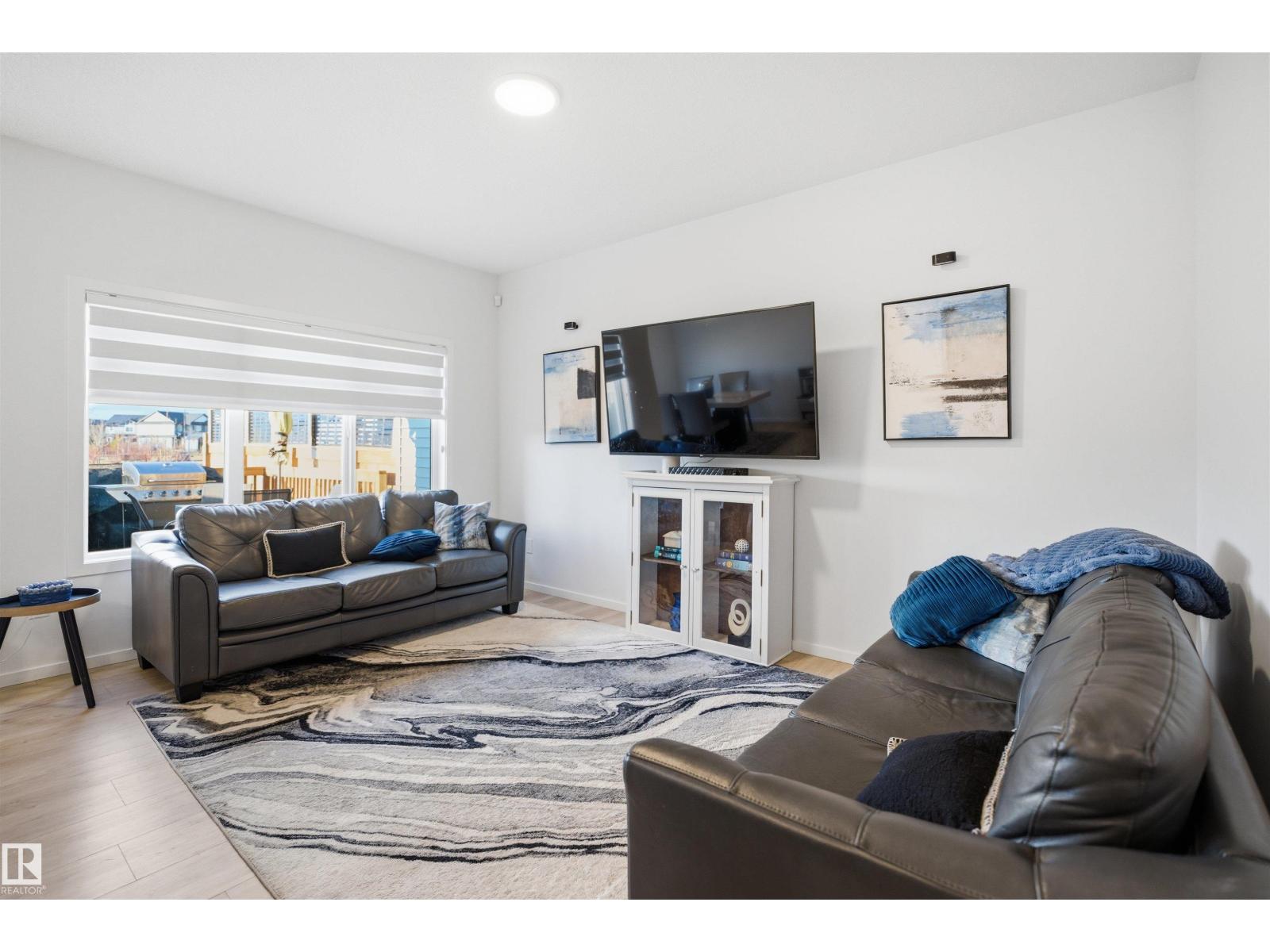 7782 174A AV NW, Edmonton