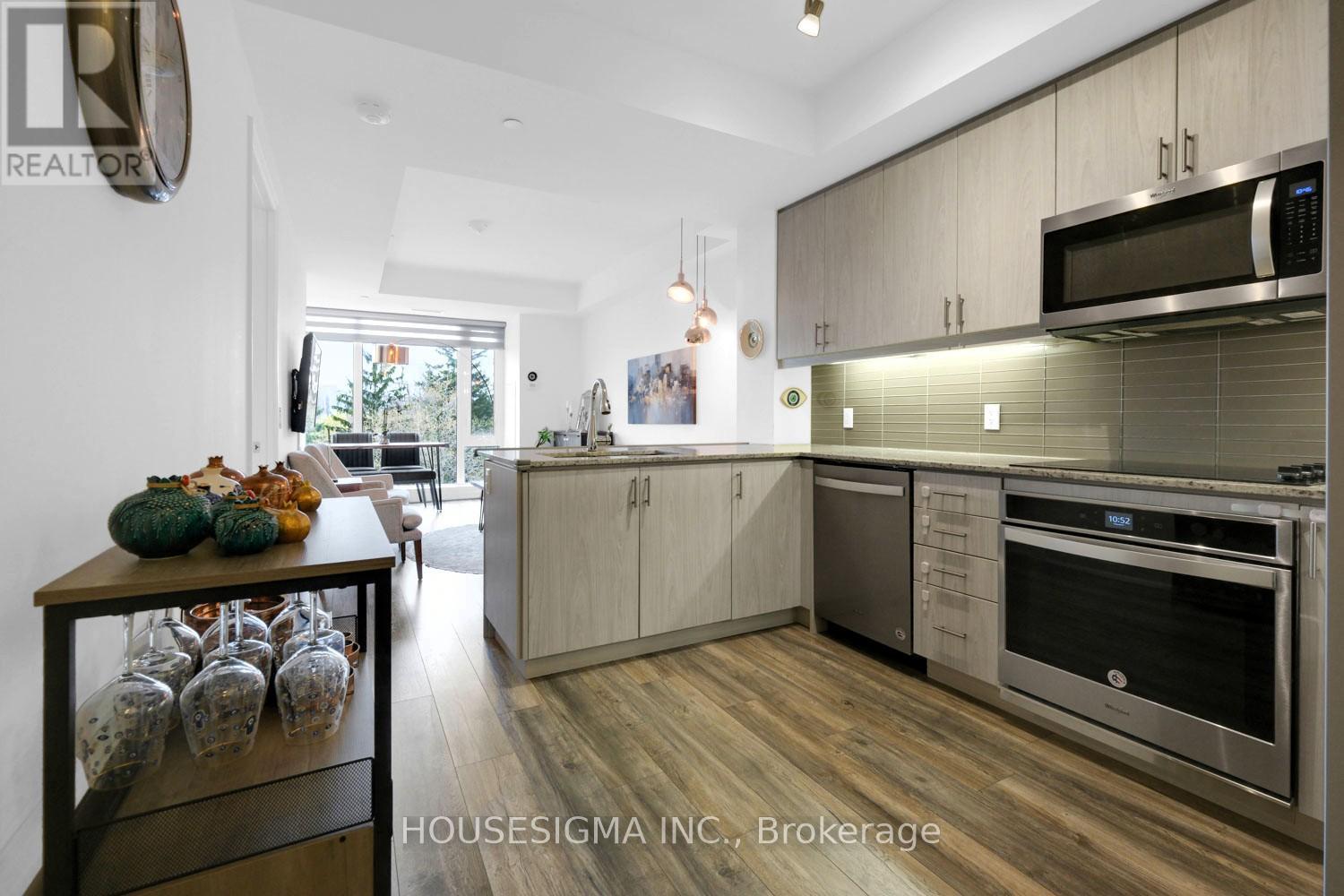 #318 9618 YONGE STREET - 15