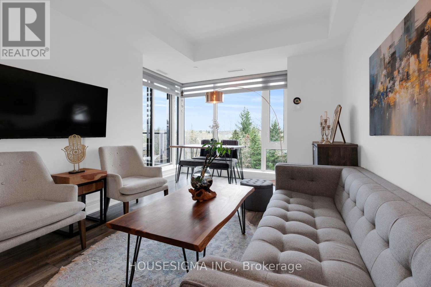 #318 9618 YONGE STREET - 2
