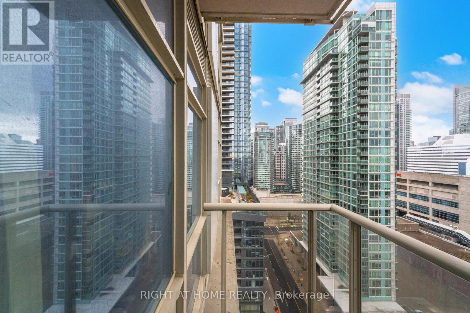 #2107 10 NAVY WHARF COURT - 11