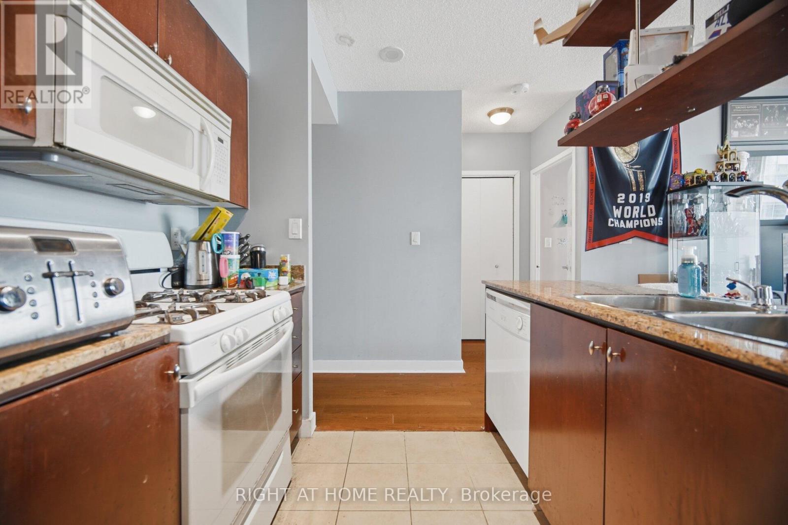 #2107 10 NAVY WHARF COURT - 5