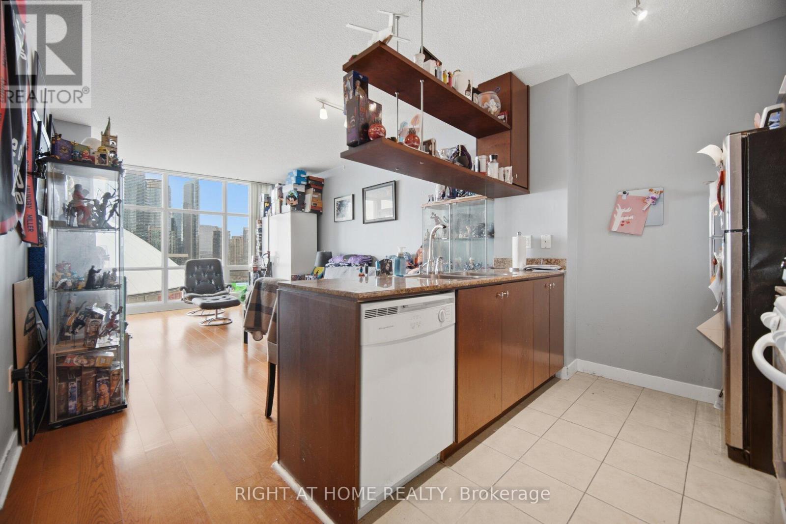 #2107 10 NAVY WHARF COURT - 6