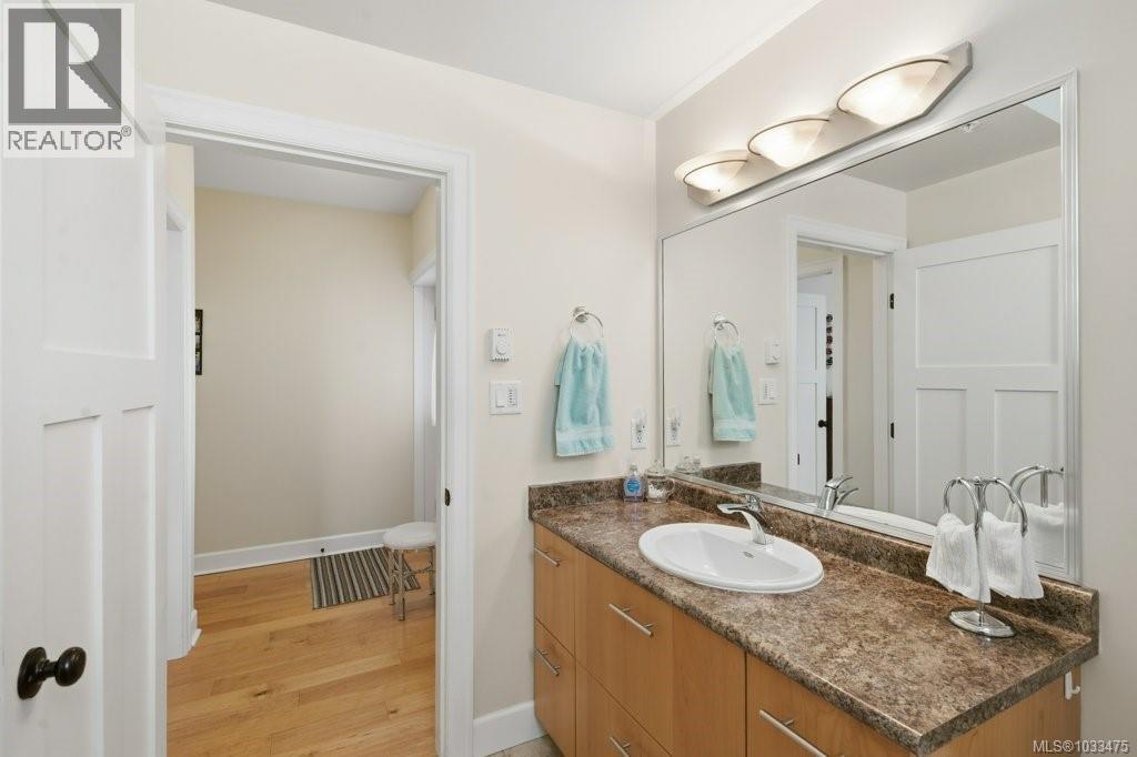 5 2320 Oakville Avenue, Sidney