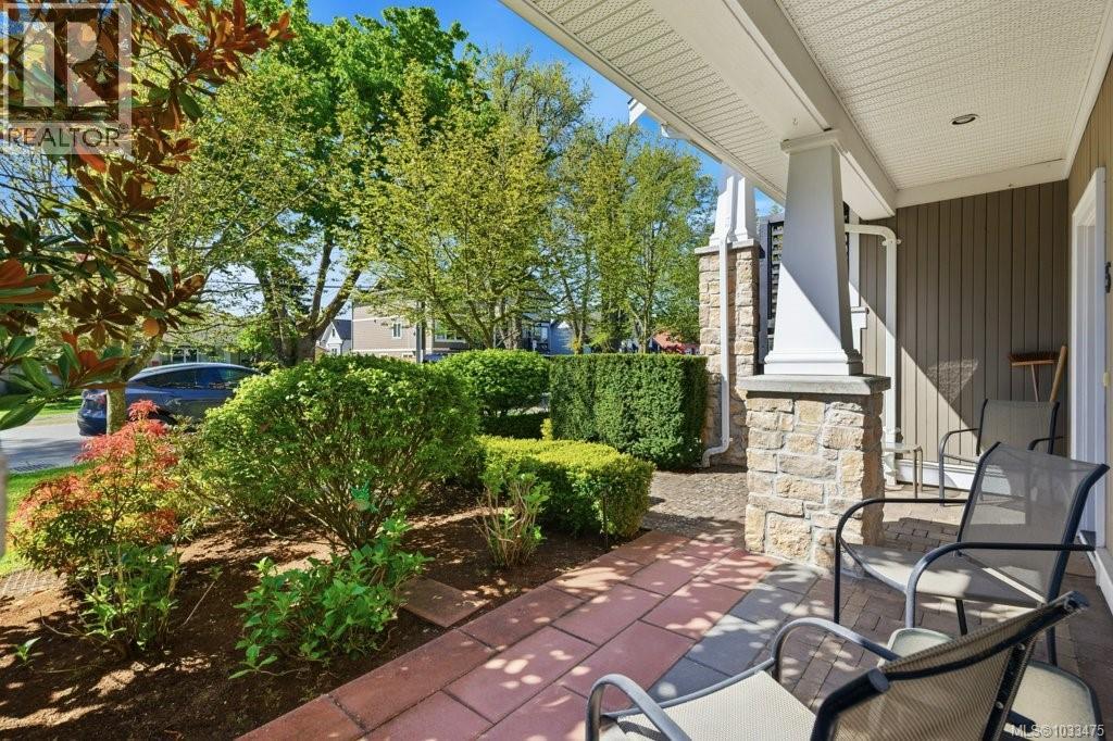 5 2320 Oakville Avenue, Sidney