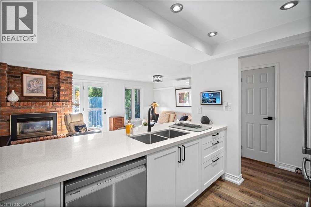 2058 BRANT Street Unit# 3, Burlington, Ontario, L7P3A6 — Photo 18
