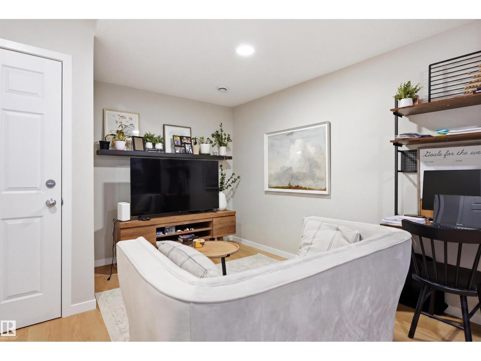 9496 COLAK LN SW, Edmonton