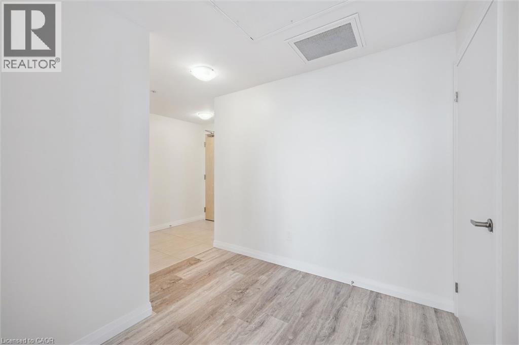60 CHARLES Street W Unit# 1902, Kitchener, Ontario, N2G0C9 — Photo 10