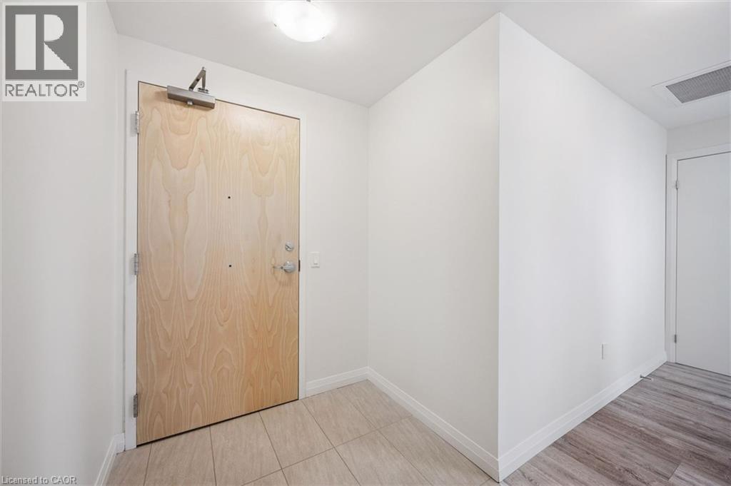 60 CHARLES Street W Unit# 1902, Kitchener, Ontario, N2G0C9 — Photo 9