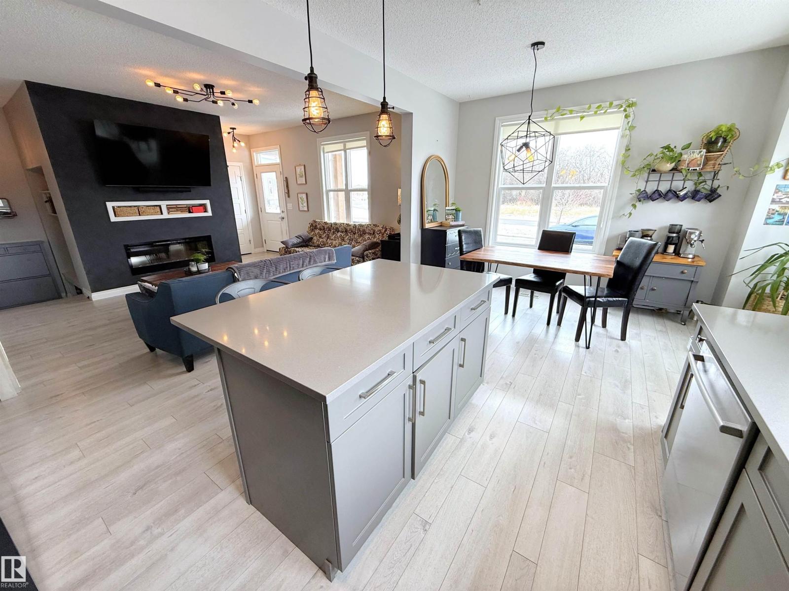 1807 202 ST NW, Edmonton