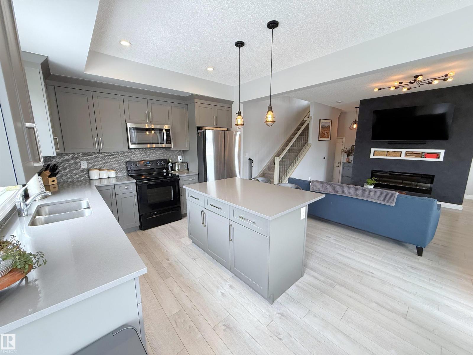 1807 202 ST NW, Edmonton