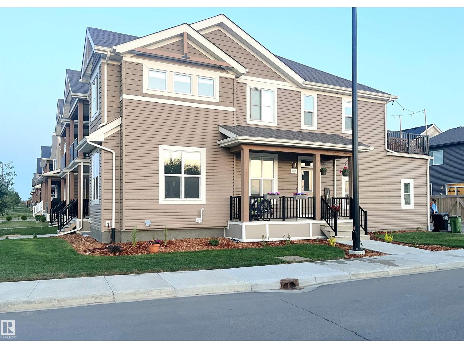 1807 202 ST NW, Edmonton