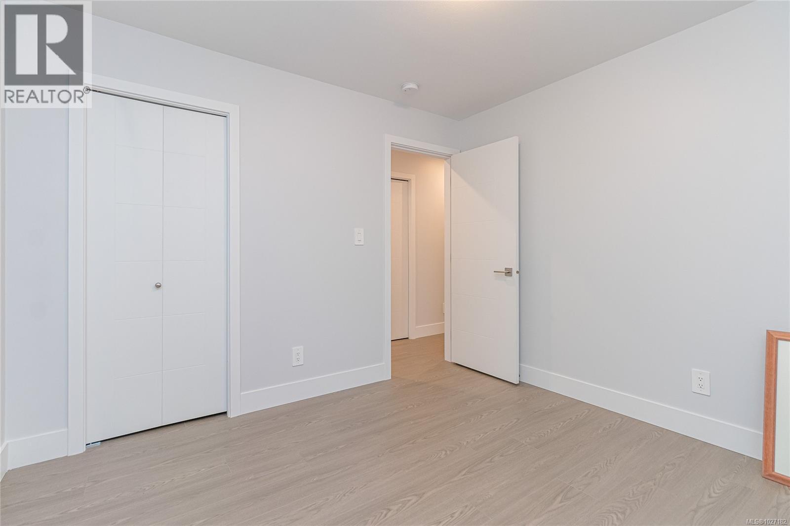 370 Vienna Pl - 18