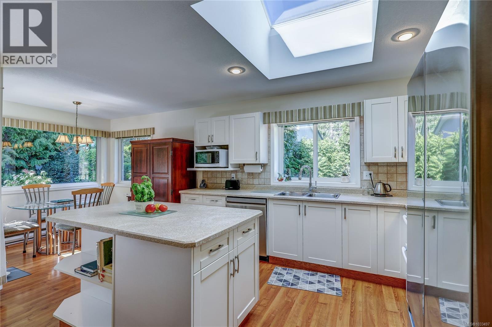 1402 Rose Ann Dr - 16