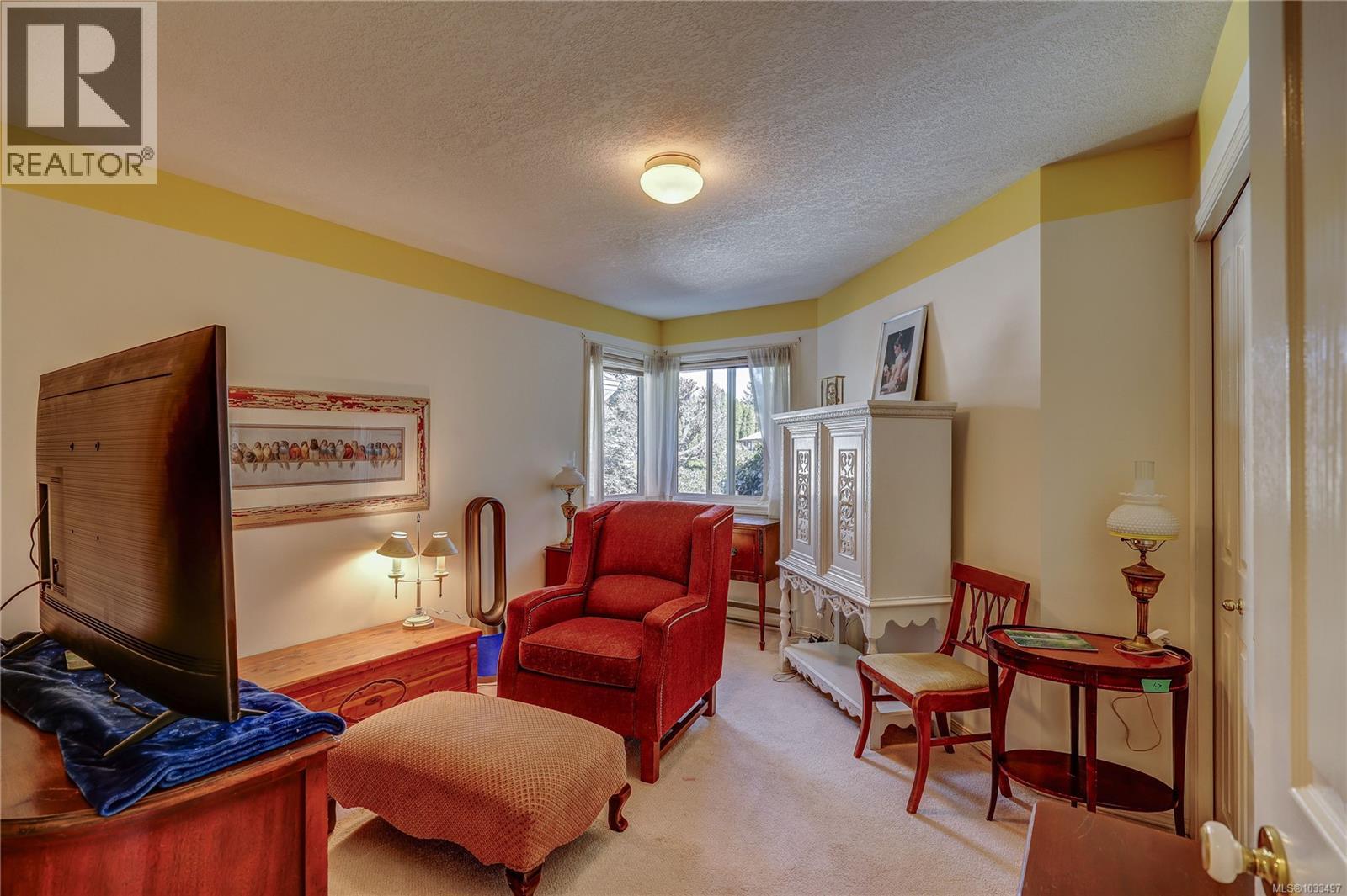 1402 Rose Ann Dr - 24