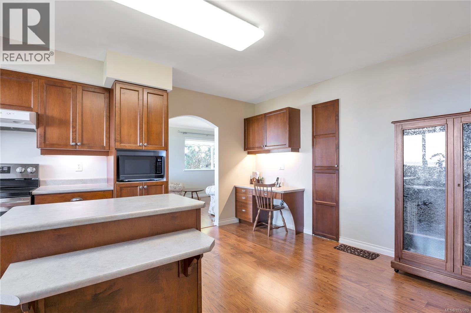 315 Crescent Rd W - 16