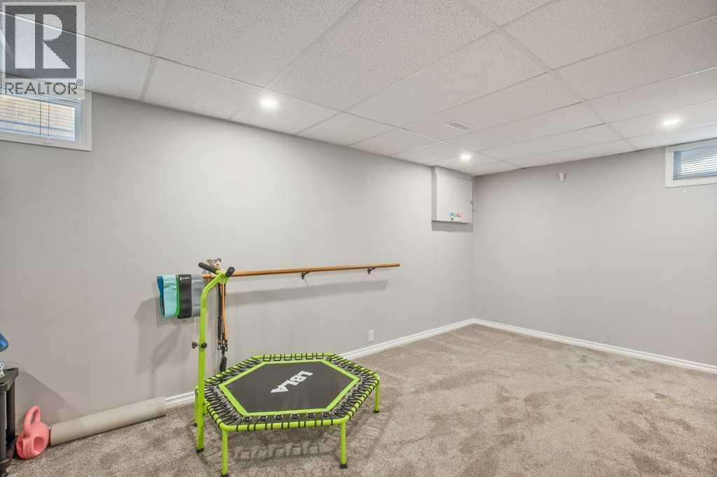 36 Harvey Close — photo 42