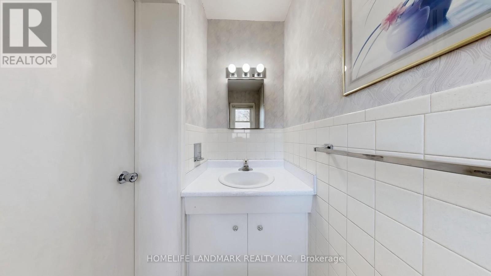 568 CUMMER AVENUE — photo 10