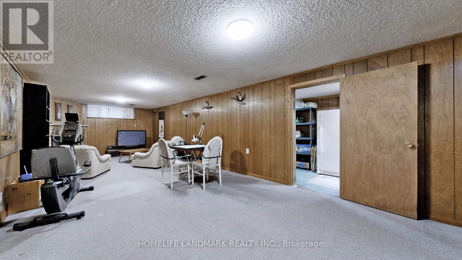 568 CUMMER AVENUE — photo 18