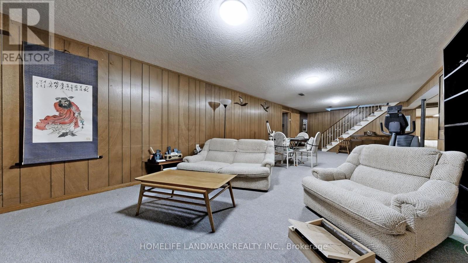 568 CUMMER AVENUE — photo 19
