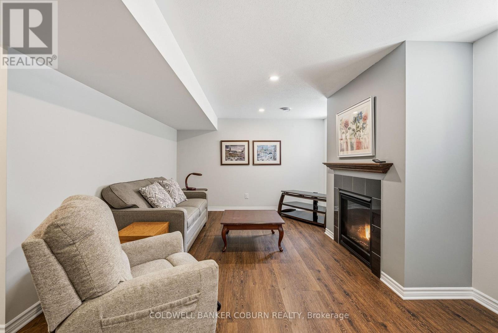 213 OXFORD STREET W - 24