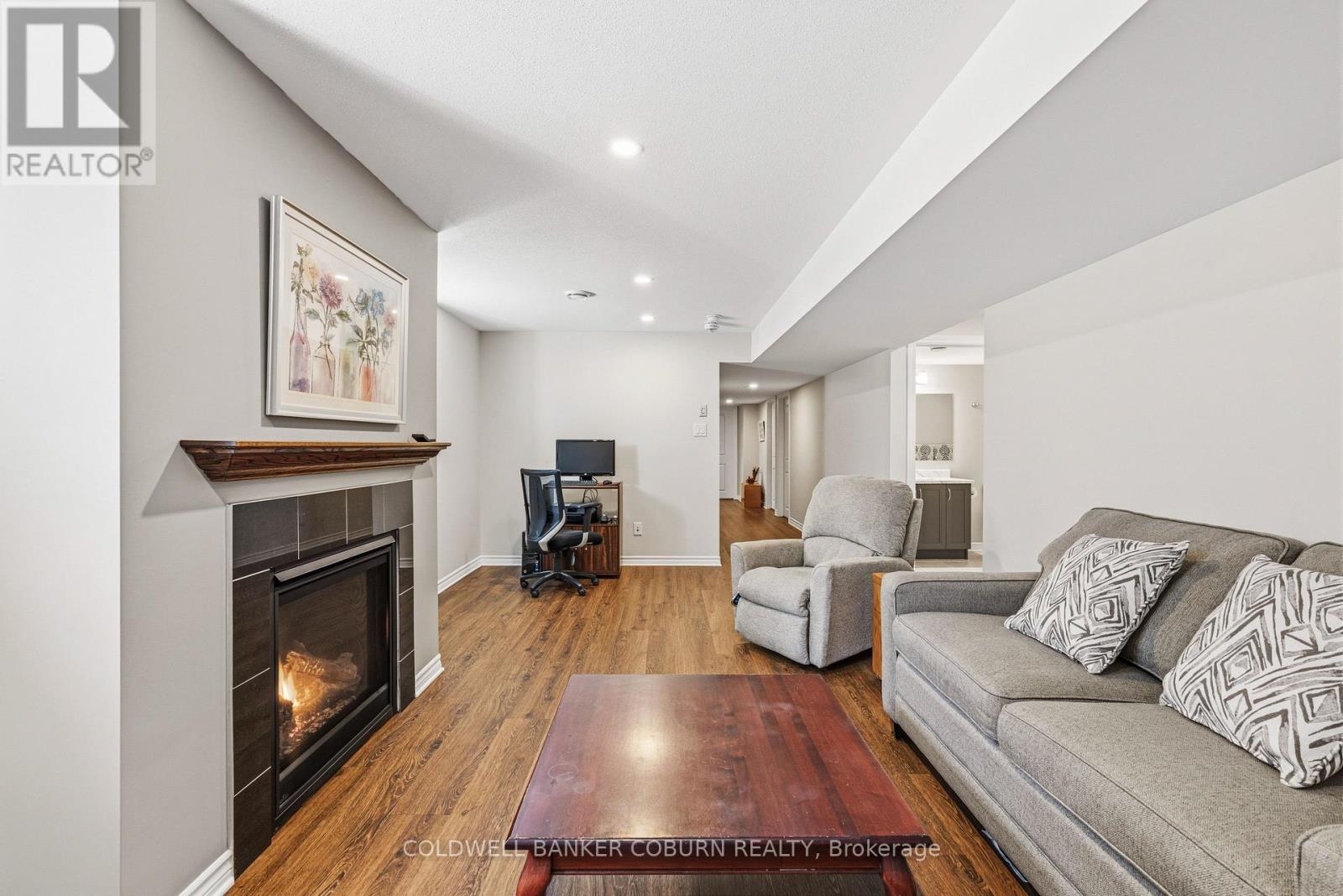 213 OXFORD STREET W - 26