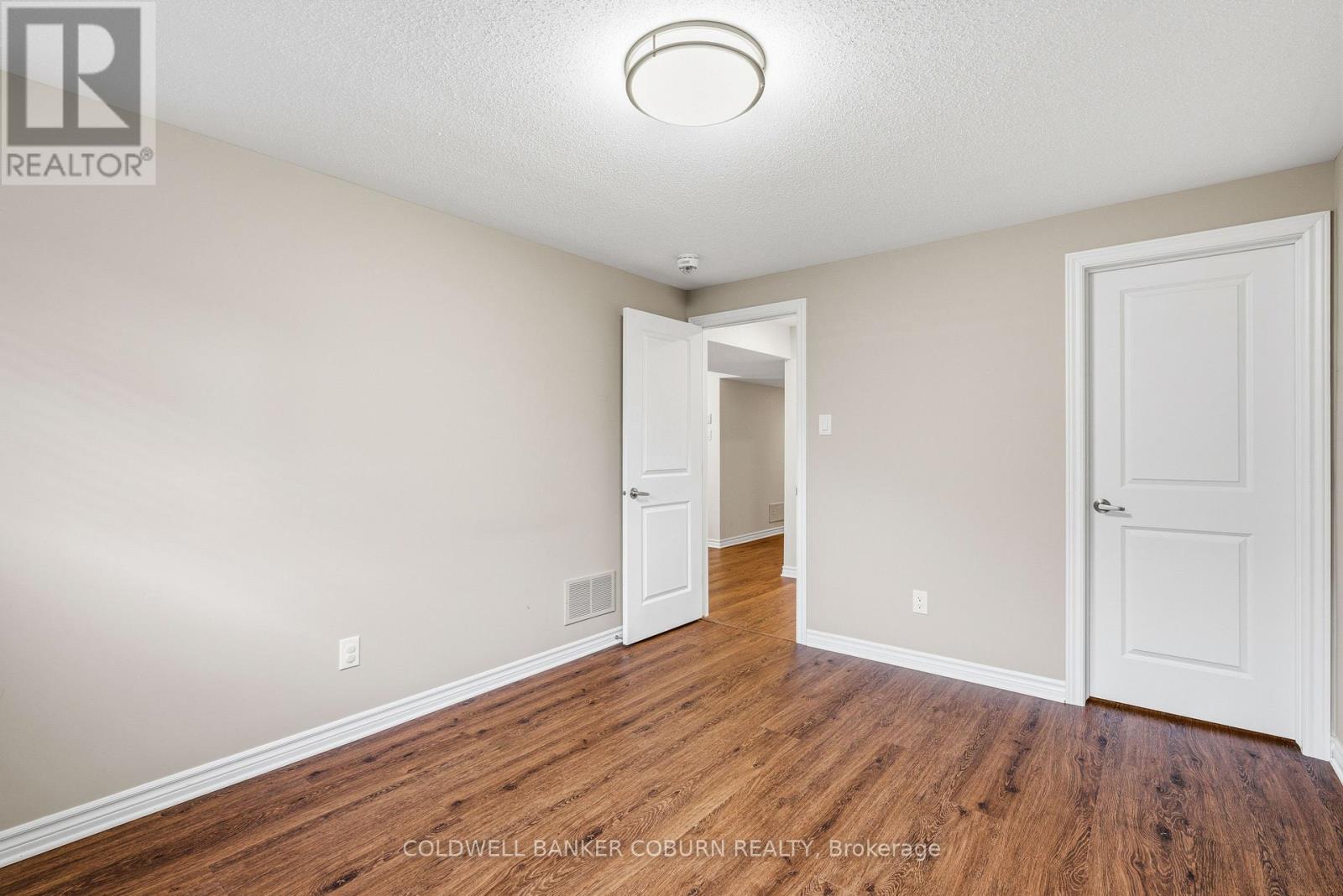 213 OXFORD STREET W - 28