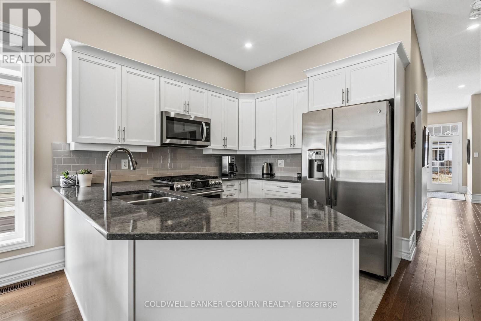 213 OXFORD STREET W - 7