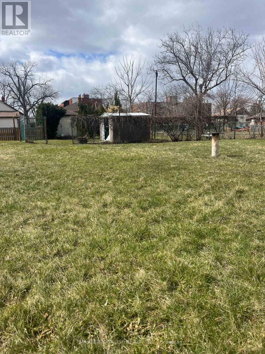 5568 DRUMMOND ROAD - 12