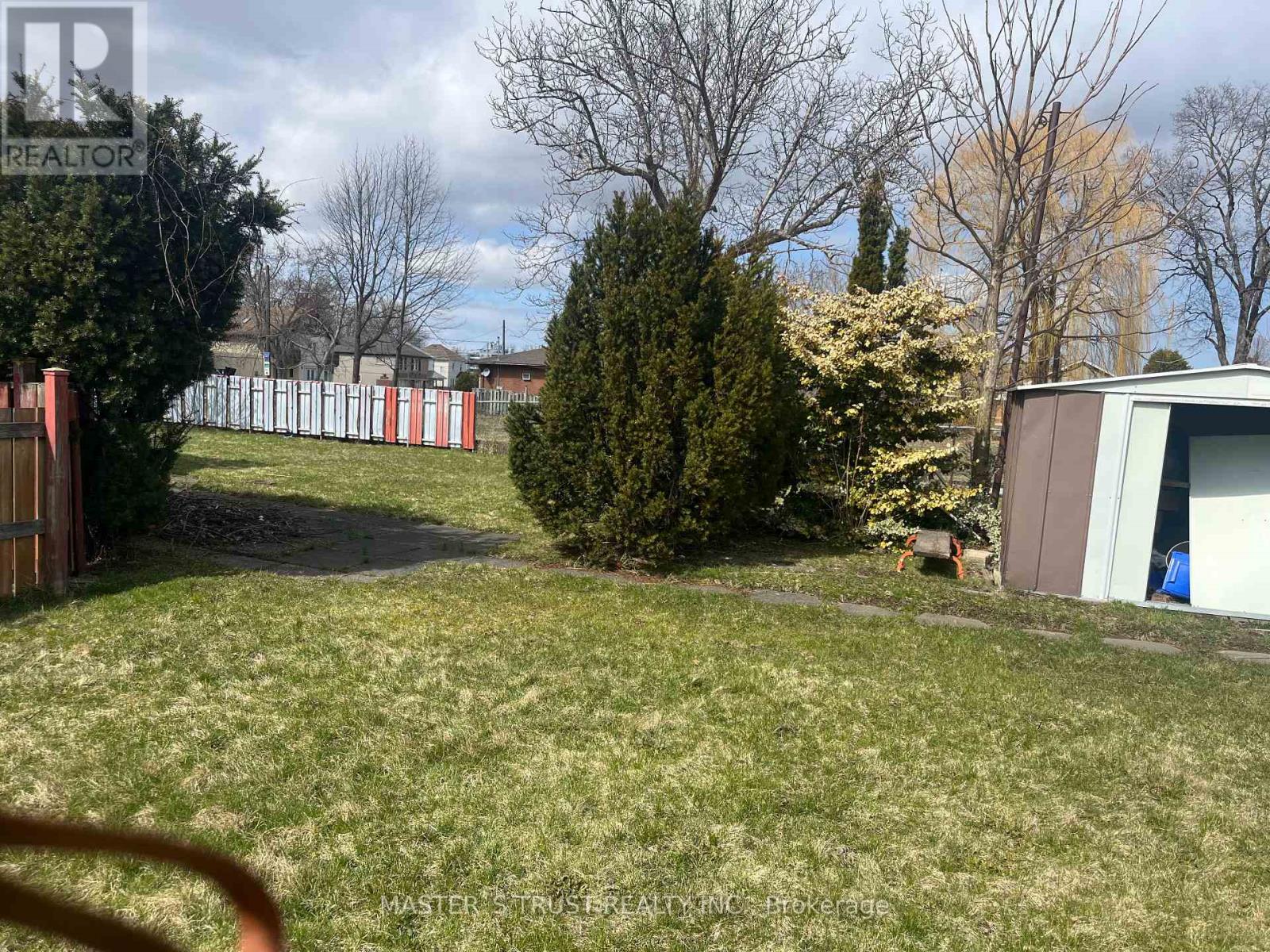 5568 DRUMMOND ROAD - 13
