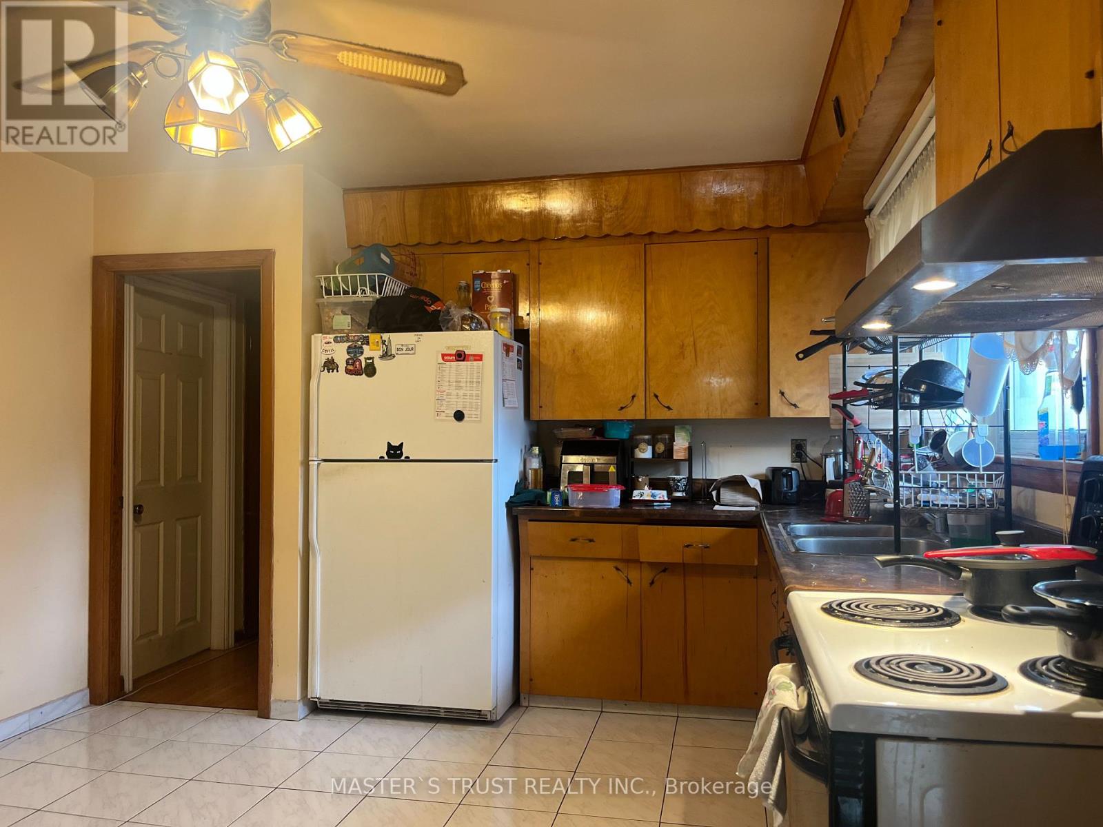 5568 DRUMMOND ROAD - 19