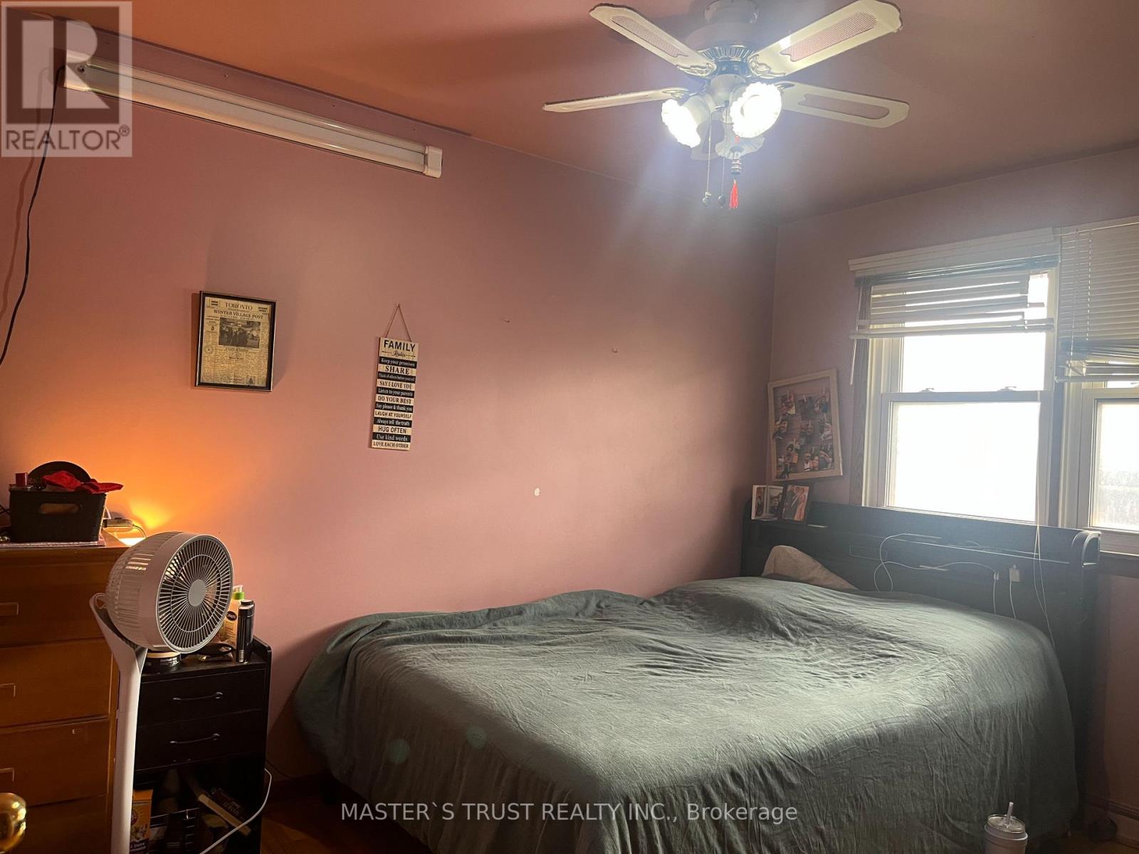 5568 DRUMMOND ROAD - 21