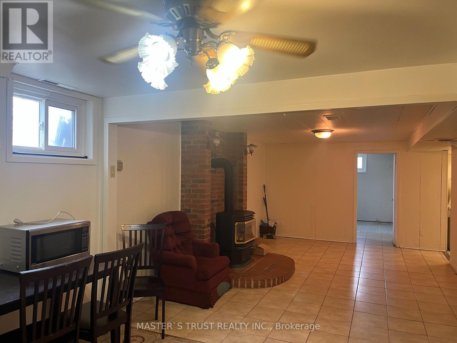 5568 DRUMMOND ROAD - 23