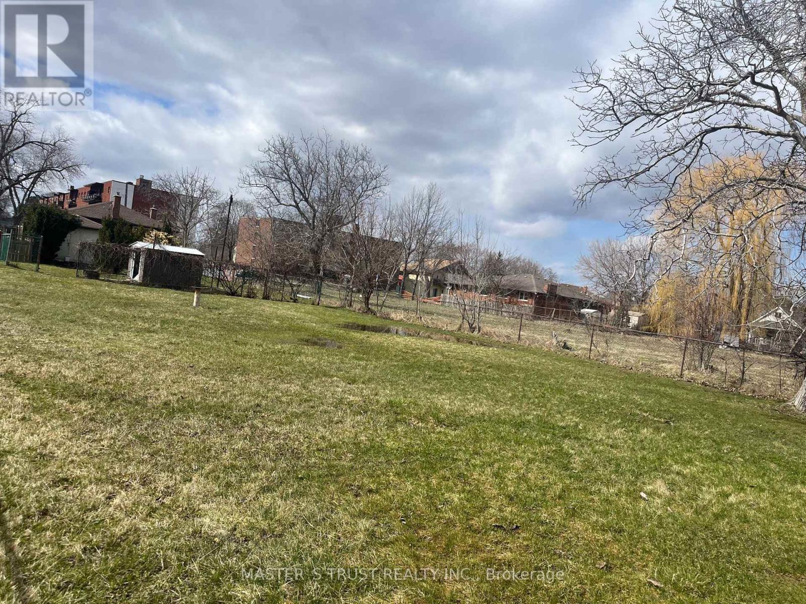 5568 DRUMMOND ROAD - 8