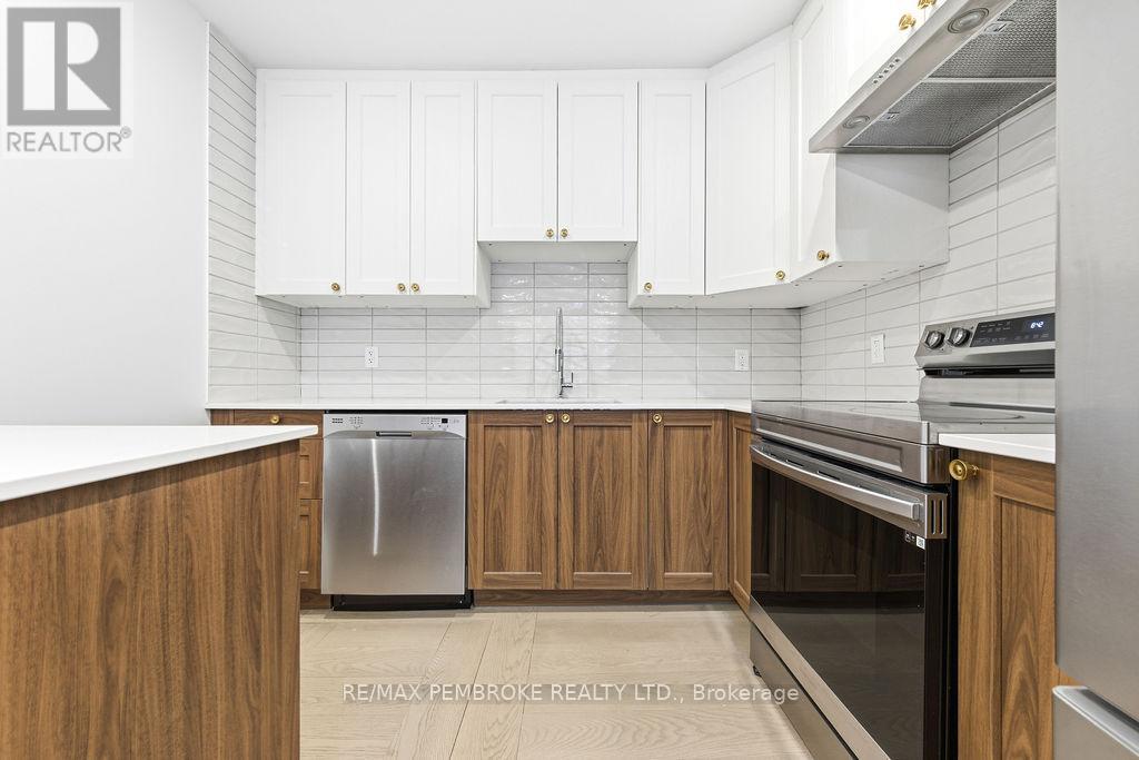 131 PATRICK AVENUE — photo 14
