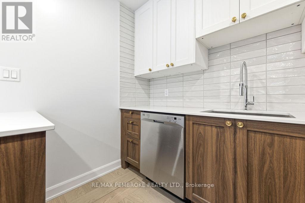 131 PATRICK AVENUE — photo 15