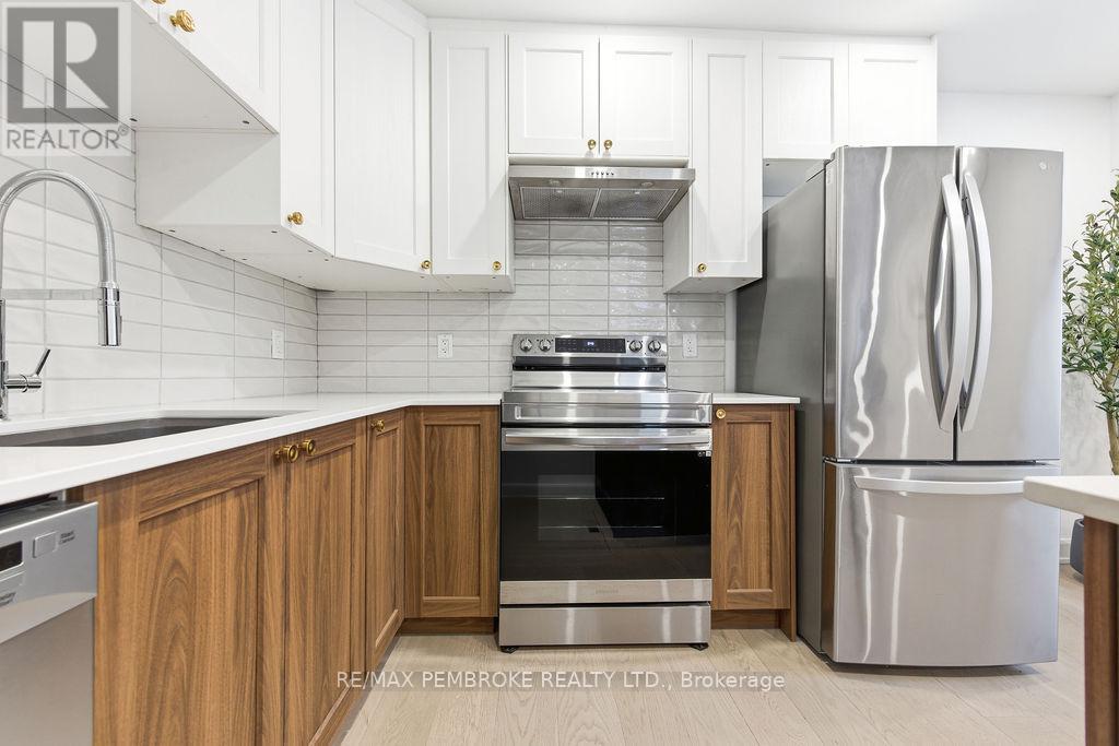131 PATRICK AVENUE — photo 16